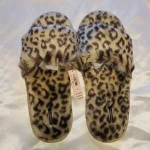 VICTORIA'S SECRET slippers
